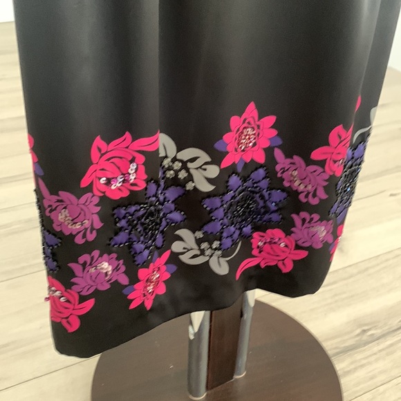 Guess satin dress - Picture 2 of 5